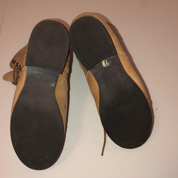 COPY - Steve Madden COMBAT BOOTS 👢perfect for Fal… - Picture 2 of 2